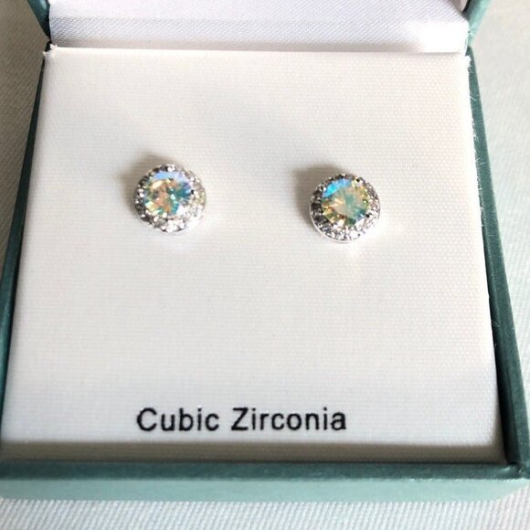 Cubic Zirconia Round Stud Pierced Earrings NIB - Picture 3 of 11